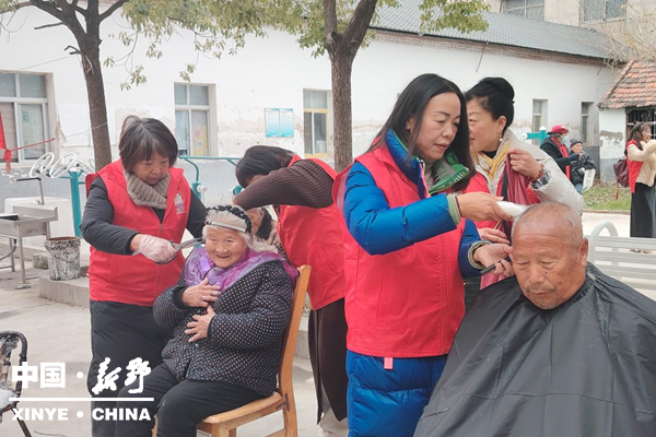 “传承冬至民俗 情暖孤寡老人”主题文明实践活动走进城郊乡中心敬老院