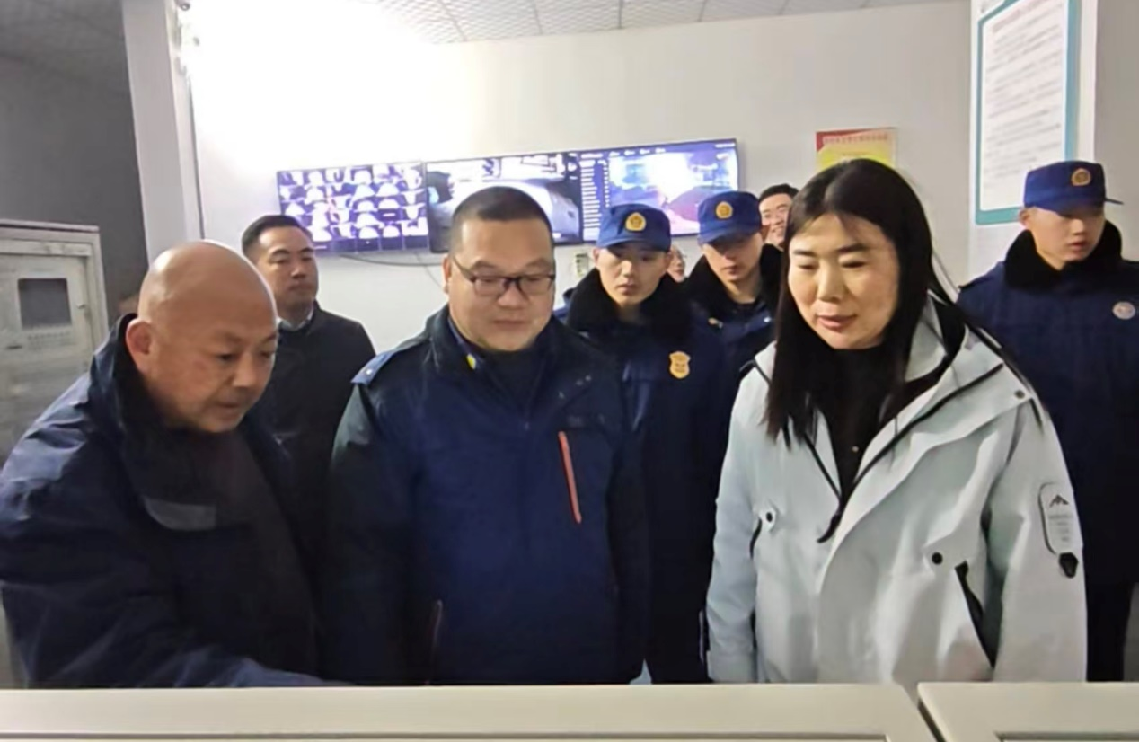 县消防救援大队开展住宅小区消防安全暗访行动 县消防救援大队开展住宅小区消防安全暗访行动