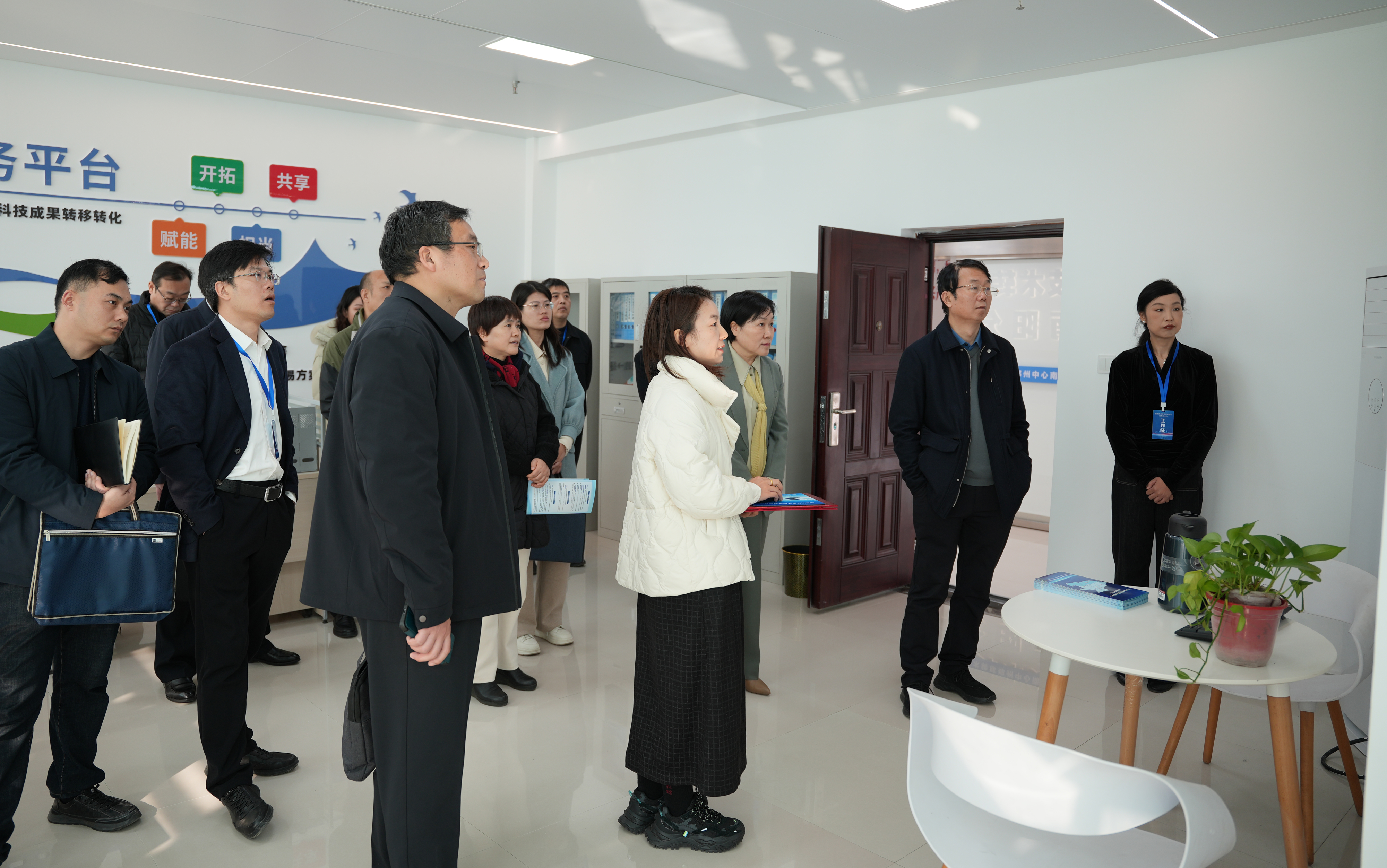 南阳市成功举办2025年火炬科技成果直通车暨“百园百校万企”成果转化系列对接活动