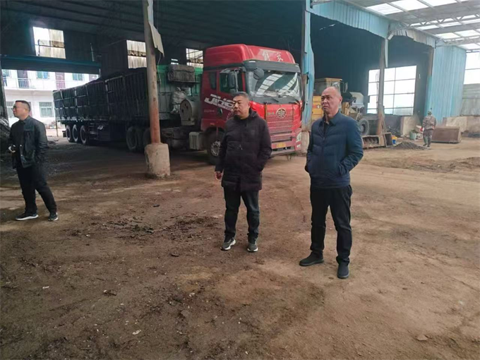 凝心聚力 精准帮扶 深入打好“冬防”攻坚战——南召分局局长督导企业重污染天气应急减排工作