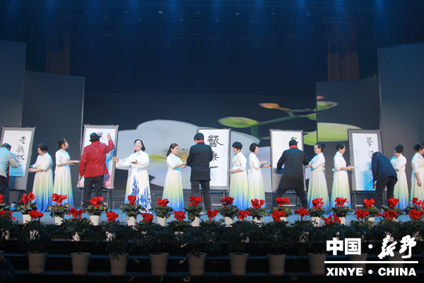 新野县老干部大学2025年度学习成果展示汇报演出成功举办