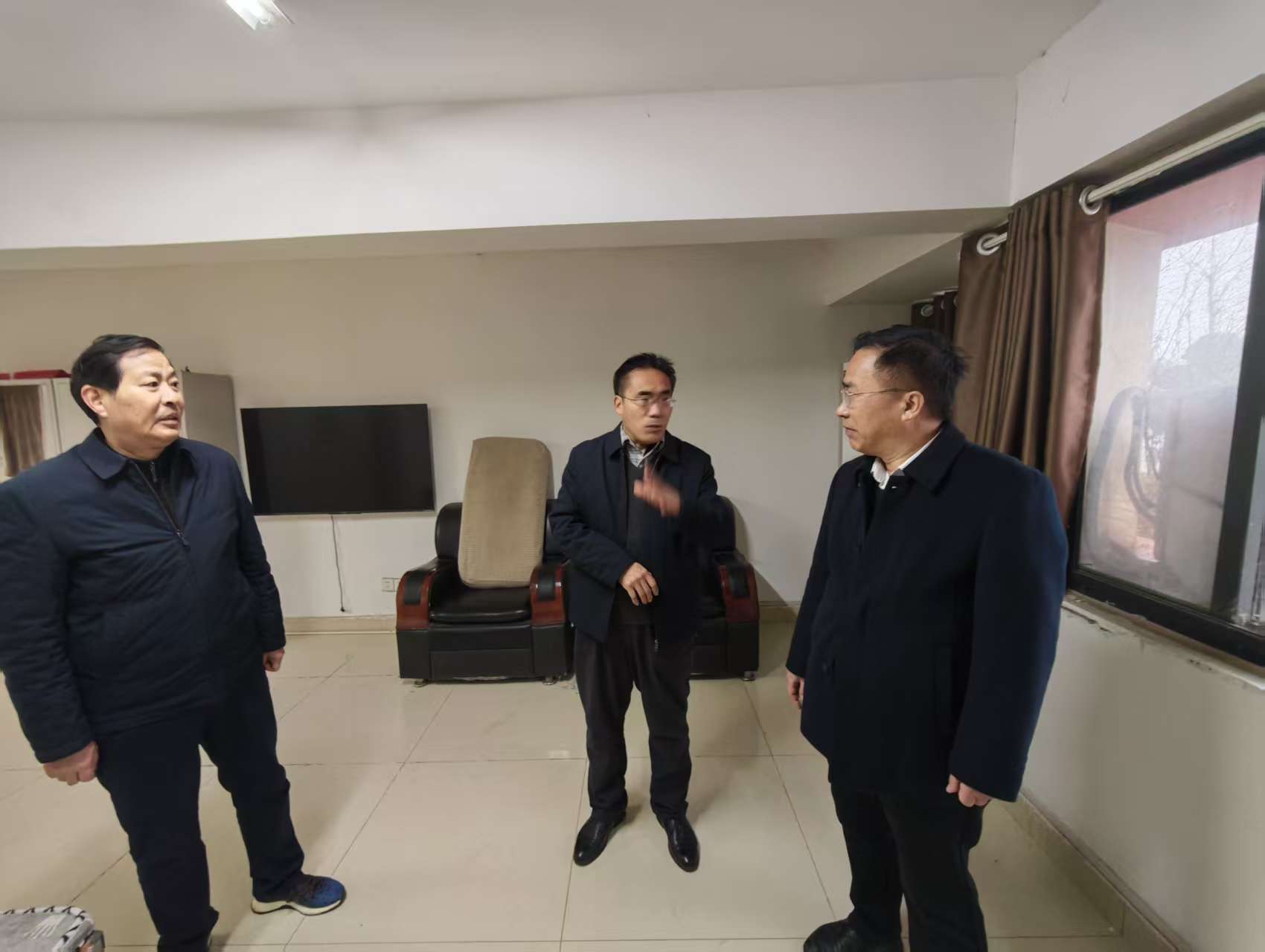 市人社局党组成员、副局长王清东到局属单位开展节前安全检查工作