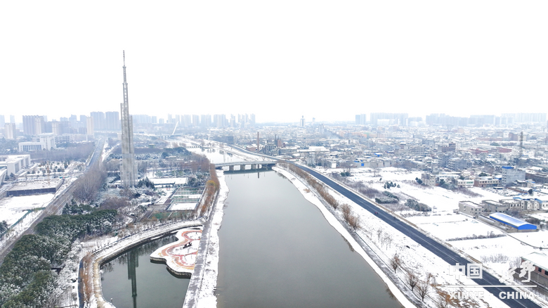 元日初晗、雪裹新野，泼墨留白、辞旧启新