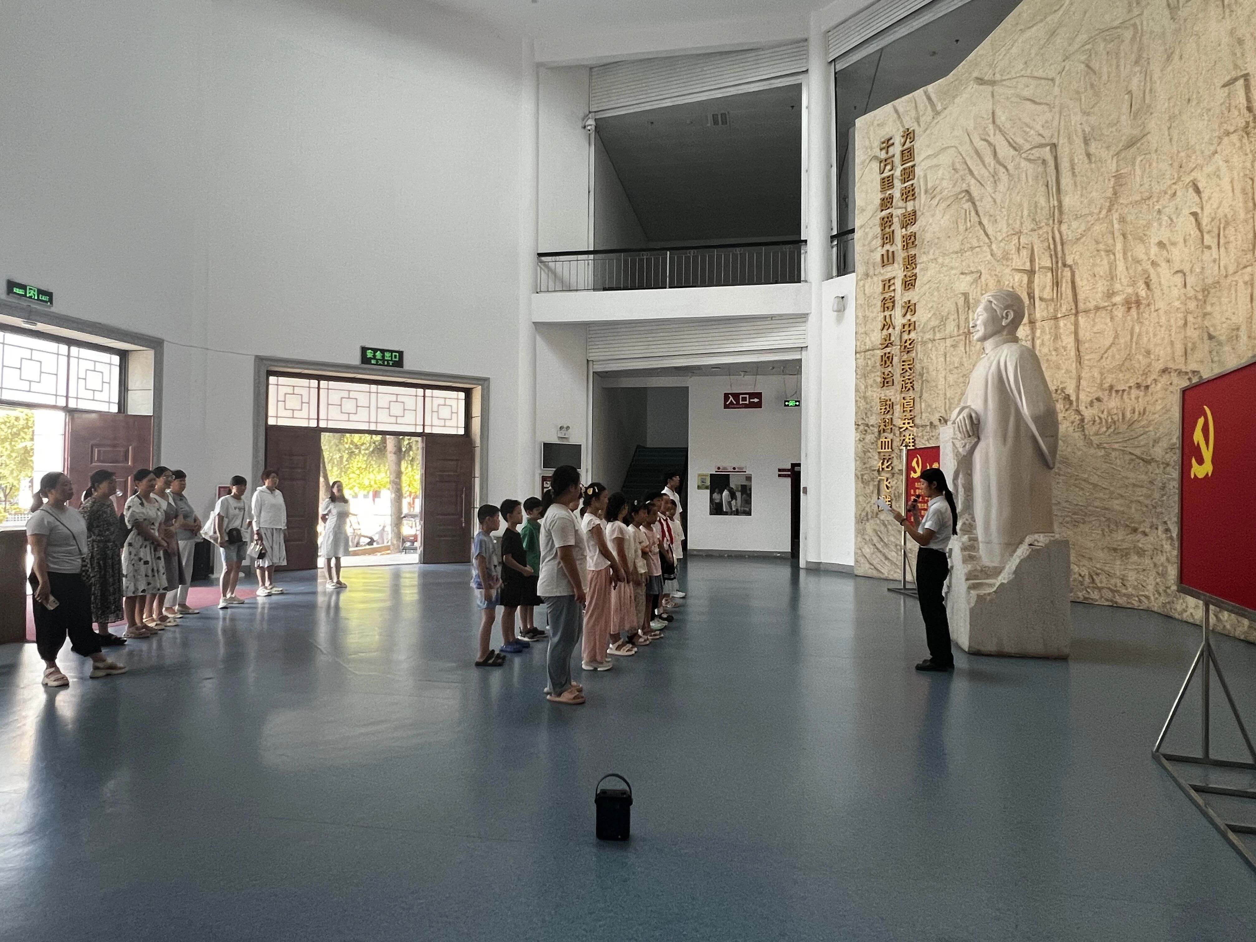 《红色传承 童心向党》——彭雪枫纪念馆建军节开放思政课，点燃青少年理想心灯