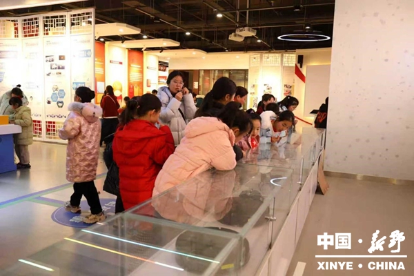 科技赋能假日   科普点亮生活——县科技馆开展“新年启智·科普同行”主题活动