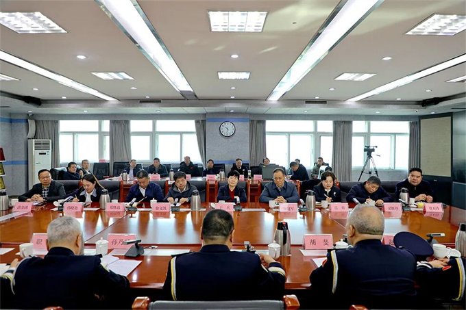 市公安局举行庆祝第六个中国人民警察节“向人民报告”座谈会