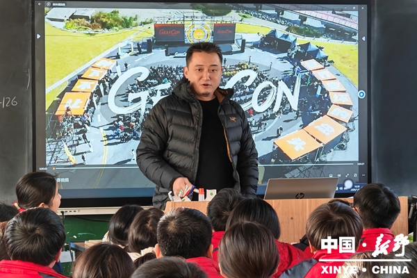 县科协“认知觉醒”科普讲堂走进实验中学