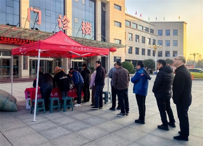 环保铁军献热血 爱心传递暖新野——新野分局组织无偿献血践行社会责任