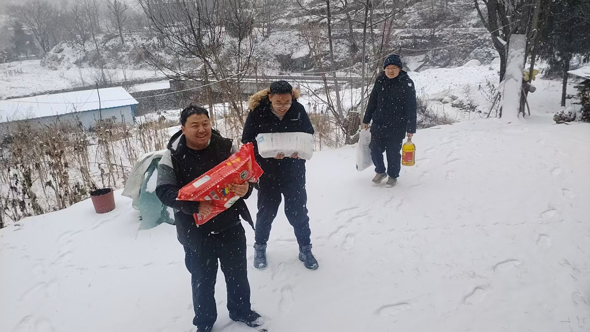 市人社局驻南召县大石窑村工作队<br>积极开展关于低温雨雪天气防范工作