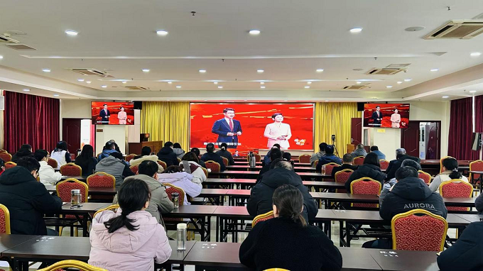 市生态环境局组织集中收看《榜样10》专题节目