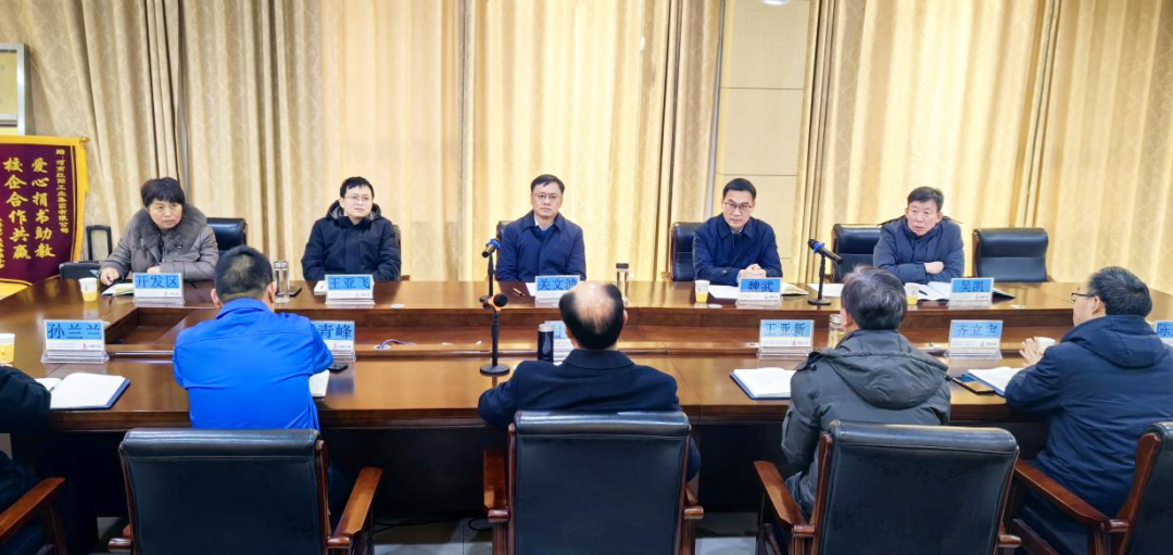 县委书记关文波调研走访开发区骨干企业