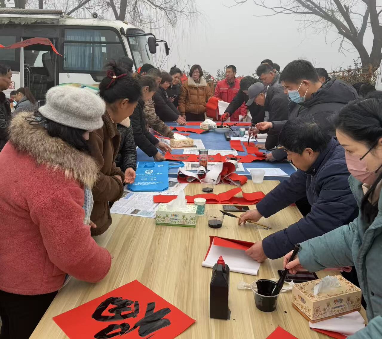 春风送暖下基层 惠民服务润心田——桐柏县春节前“三下乡”活动绘就民生暖心画卷