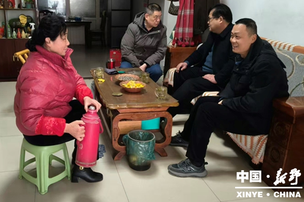情暖新春送关怀 共话发展谋新篇——县国防动员保障中心开展走访慰问活动