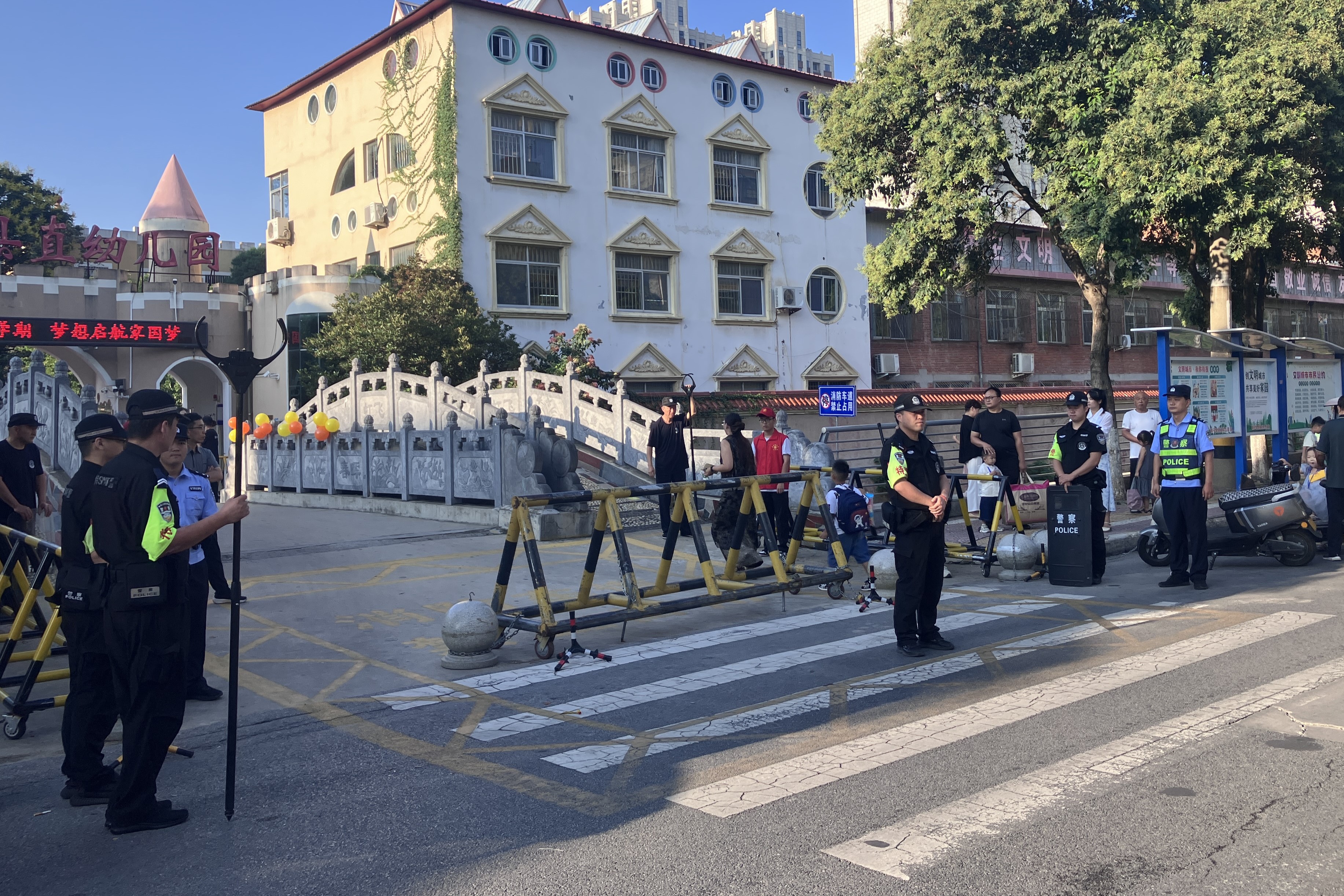 寒来暑往践初心 警伴平安护成长