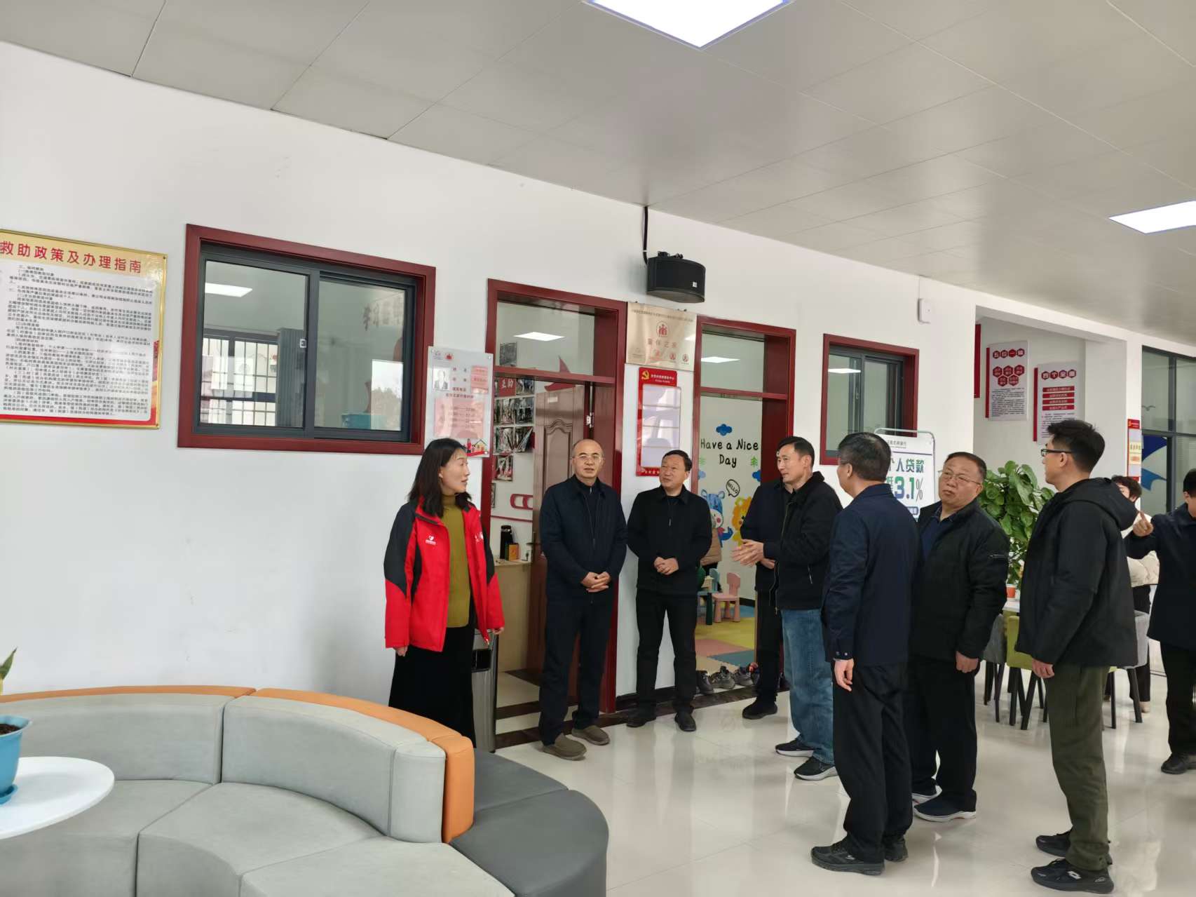 省民政厅副厅长竹怀农莅临镇平县调研儿童福利工作并慰问困境儿童