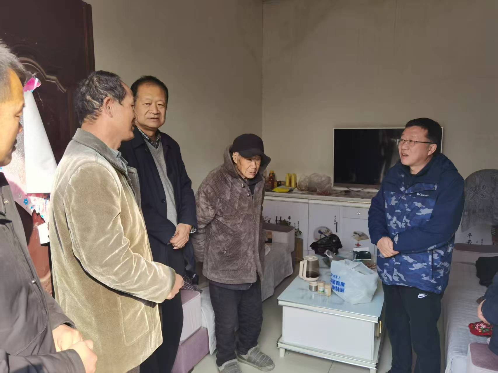 市国动办赴帮扶村开展新春走访慰问活动