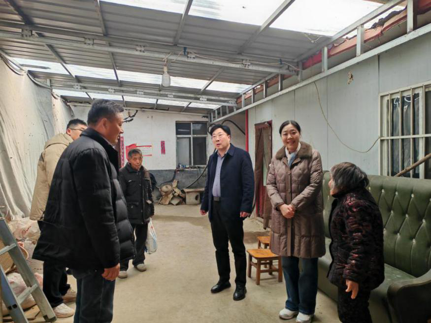 迎春送暖入农户 真情帮扶促振兴 ——南阳市商务局开展新春送温暖走访慰问活动