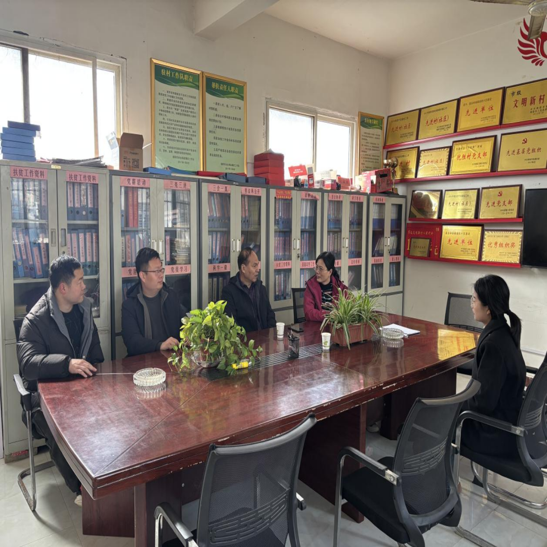 真情慰问暖民心 凝心聚力迎新春 —市农业农村局赴樊庄村开展“冬季送暖固成果”慰问活动