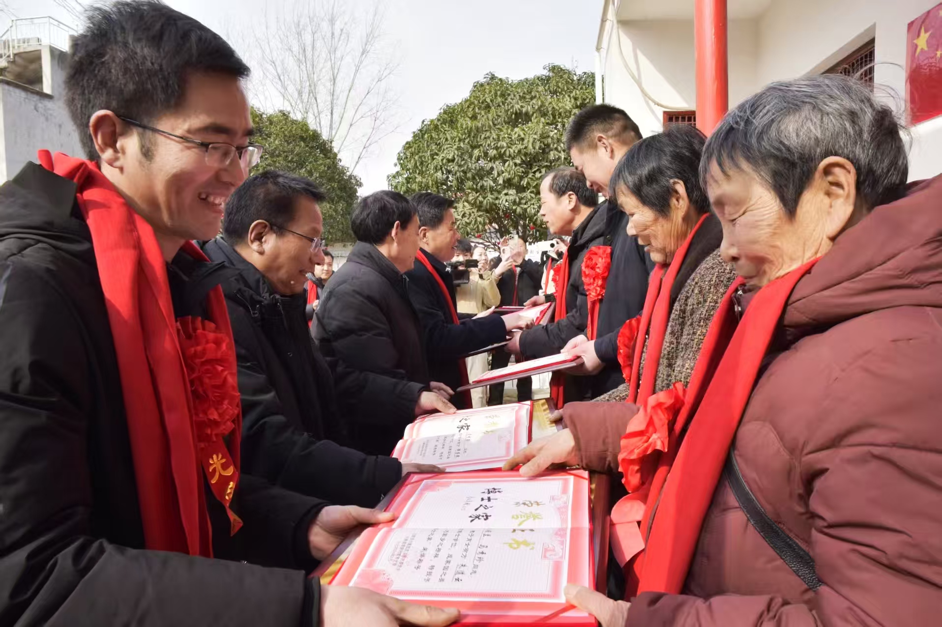 向往优秀 成才光荣 向往优秀 成才光荣
