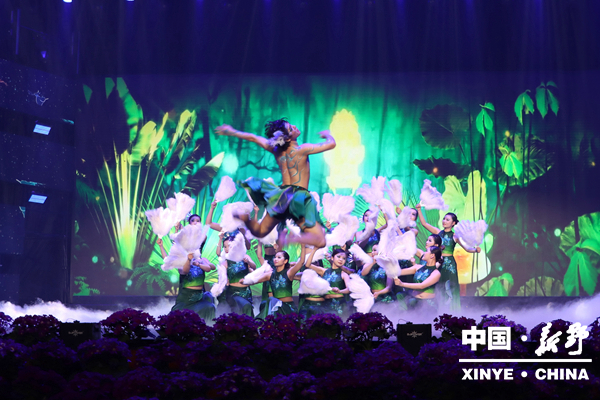 新野县2026年春节联欢晚会精彩纷呈 “向新出发”共赴马年文化盛宴 新野县2026年春节联欢晚会精彩纷呈 “向新出发”共赴马年文化盛宴