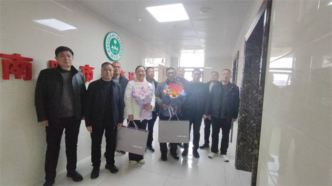 淅川分局举办退休职工欢送会 淅川分局举办退休职工欢送会