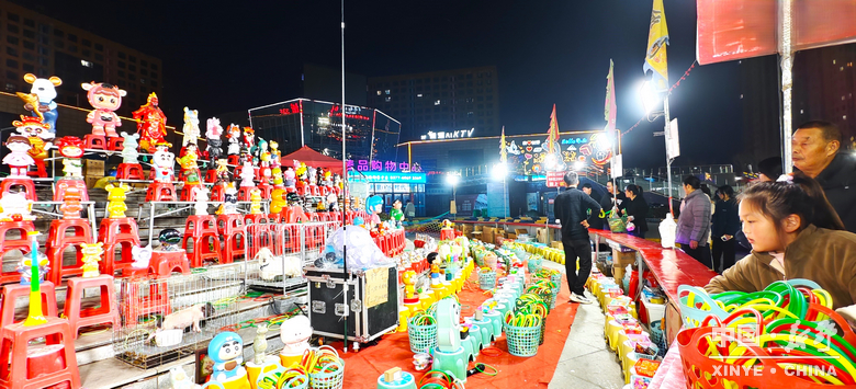 万象更新迎马岁 万家欢腾享新春