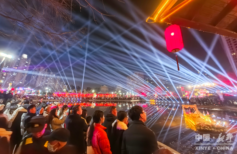 万象更新迎马岁 万家欢腾享新春