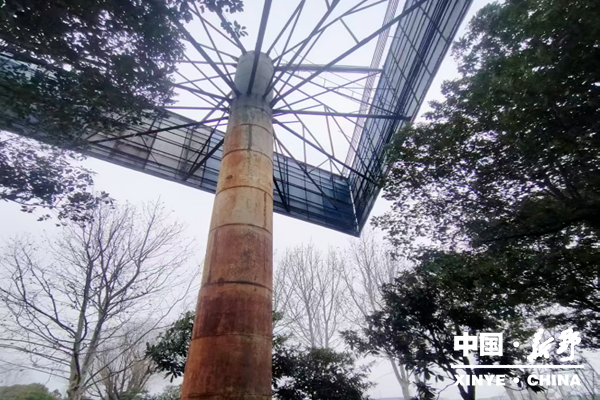 严重危害公共安全!新野这块广告牌是谁的? 严重危害公共安全!新野这块广告牌是谁的?