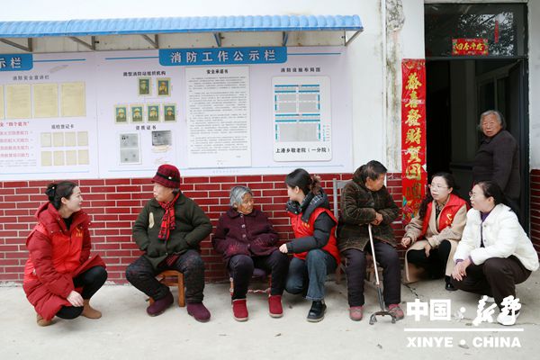 县人民法院开展“学雷锋”主题志愿服务活动 县人民法院开展“学雷锋”主题志愿服务活动