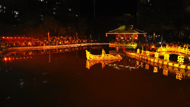 民俗欢腾闹元夕 华灯溢彩赴春约