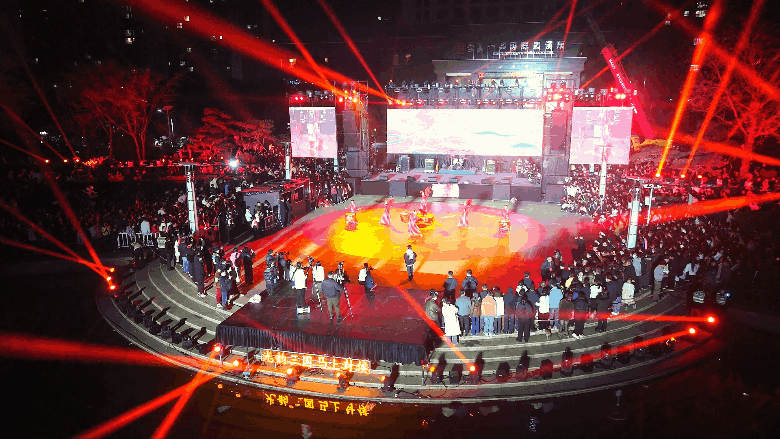 民俗欢腾闹元夕 华灯溢彩赴春约