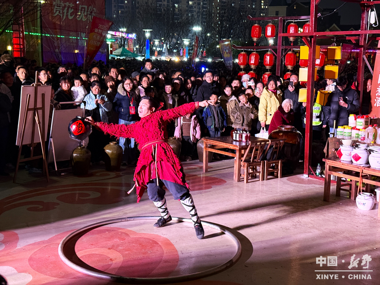 民俗欢腾闹元夕 华灯溢彩赴春约