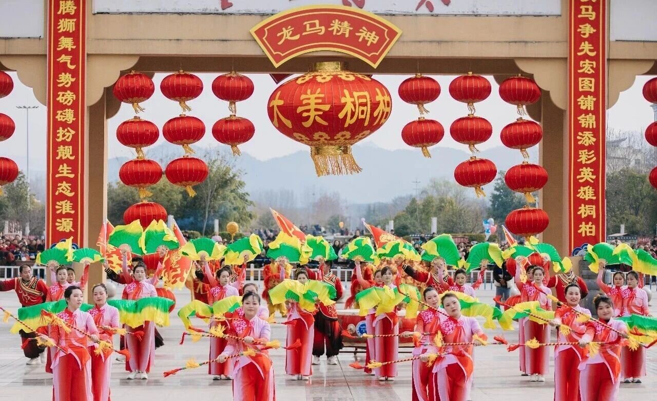 桐柏县清淮街道：金马迎春启新岁，民俗踩街庆元宵