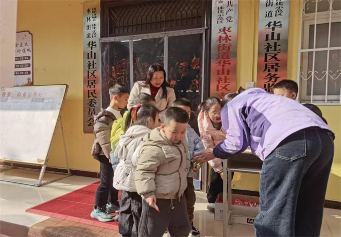 区枣林街道：元宵猜灯谜 居民乐融融