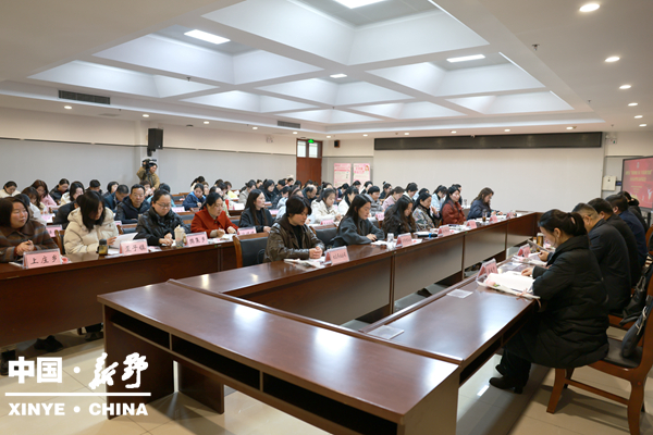 新野县召开纪念第116个“三八”国际妇女节企业女性代表座谈会