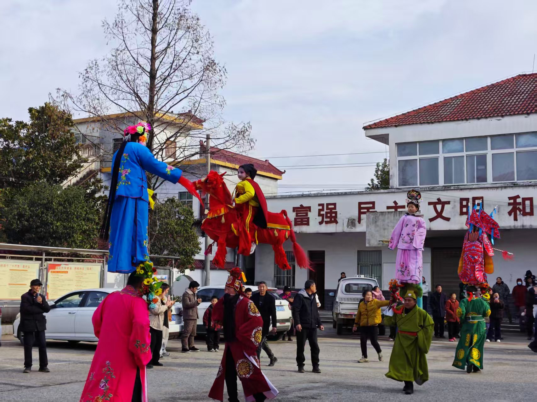 桐柏县平氏镇：品书香赏非遗 喜迎元宵佳节