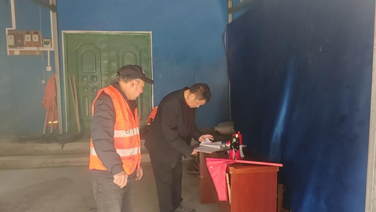 多部门联动+干群同心筑牢生态屏障 ----桐柏县龙潭河景区开展生态环境专项清理行动