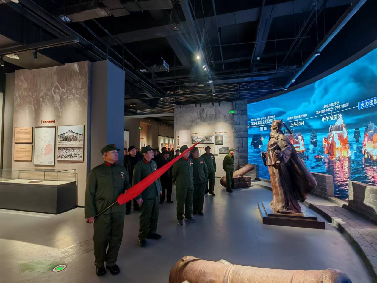 南阳市退役军人事务局组织“老兵心向党·同心筑国防”主题党日活动