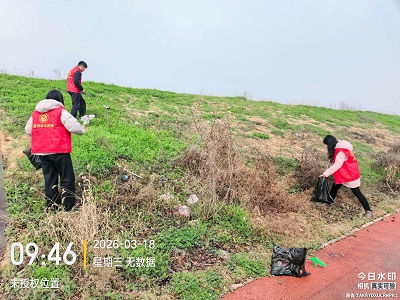 守护碧水清波 共建美丽家园 唐河县水利局开展尾水公园堤防环境清理行动