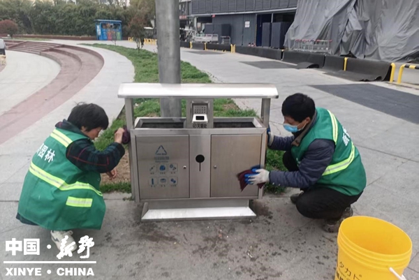 春风拂面添新景 清扫保洁护花容——县园林中心集中开展广场游园清扫整治护航赏花旅游季