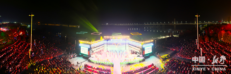 春夜新野 花漾笙歌<br>——新野县2026年春季赏花旅游季暨文旅促消费活动<br>开幕式文艺晚会掠影 春夜新野 花漾笙歌<br>——新野县2026年春季赏花旅游季暨文旅促消费活动<br>开幕式文艺晚会掠影