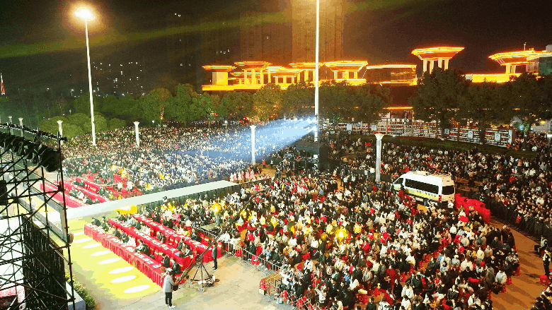 春夜新野 花漾笙歌<br>——新野县2026年春季赏花旅游季暨文旅促消费活动<br>开幕式文艺晚会掠影 春夜新野 花漾笙歌<br>——新野县2026年春季赏花旅游季暨文旅促消费活动<br>开幕式文艺晚会掠影