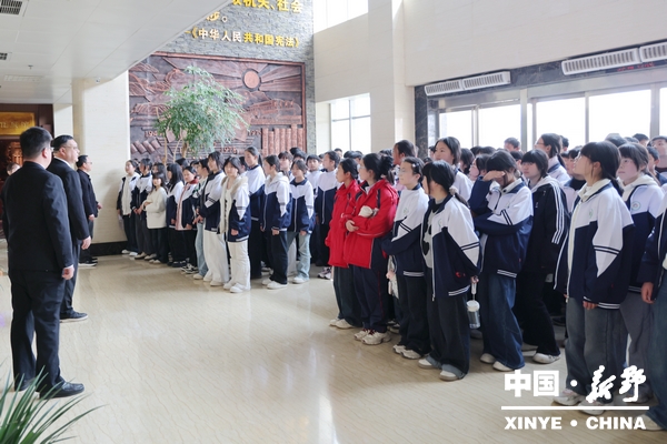 200余名学生“沉浸式”打卡法院——县人民法院举办2026年第四次“法院公众开放日”活动