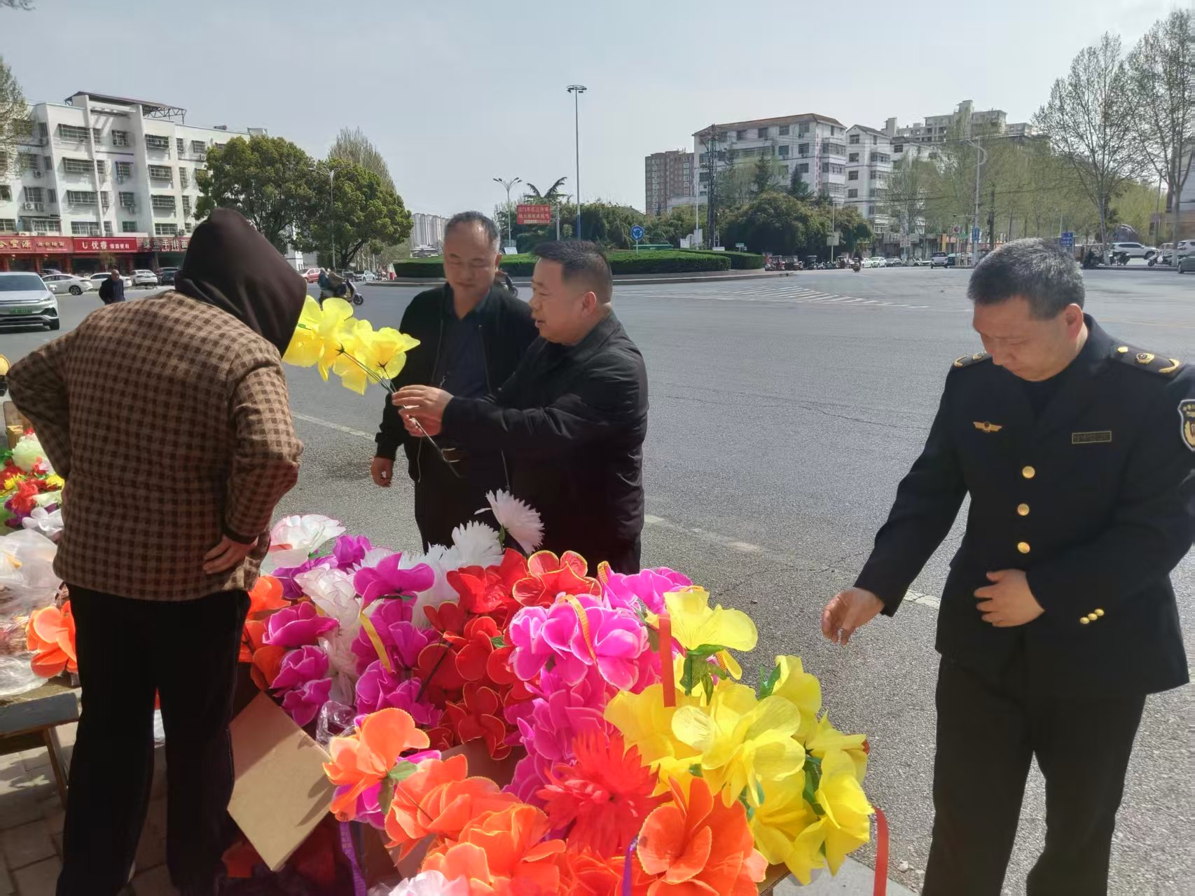 淅川县市场监管局开展清明祭祀用品市场整治行动