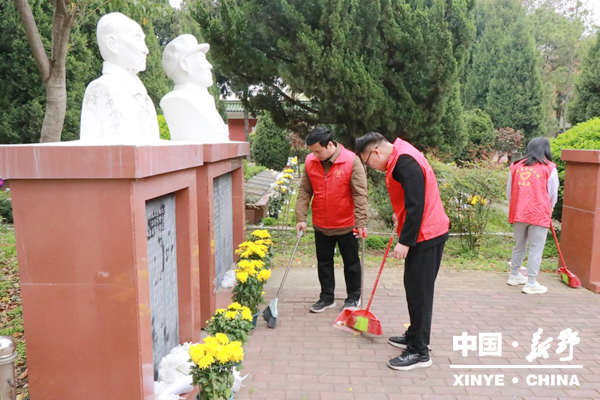 县委统战部开展清明祭扫活动
