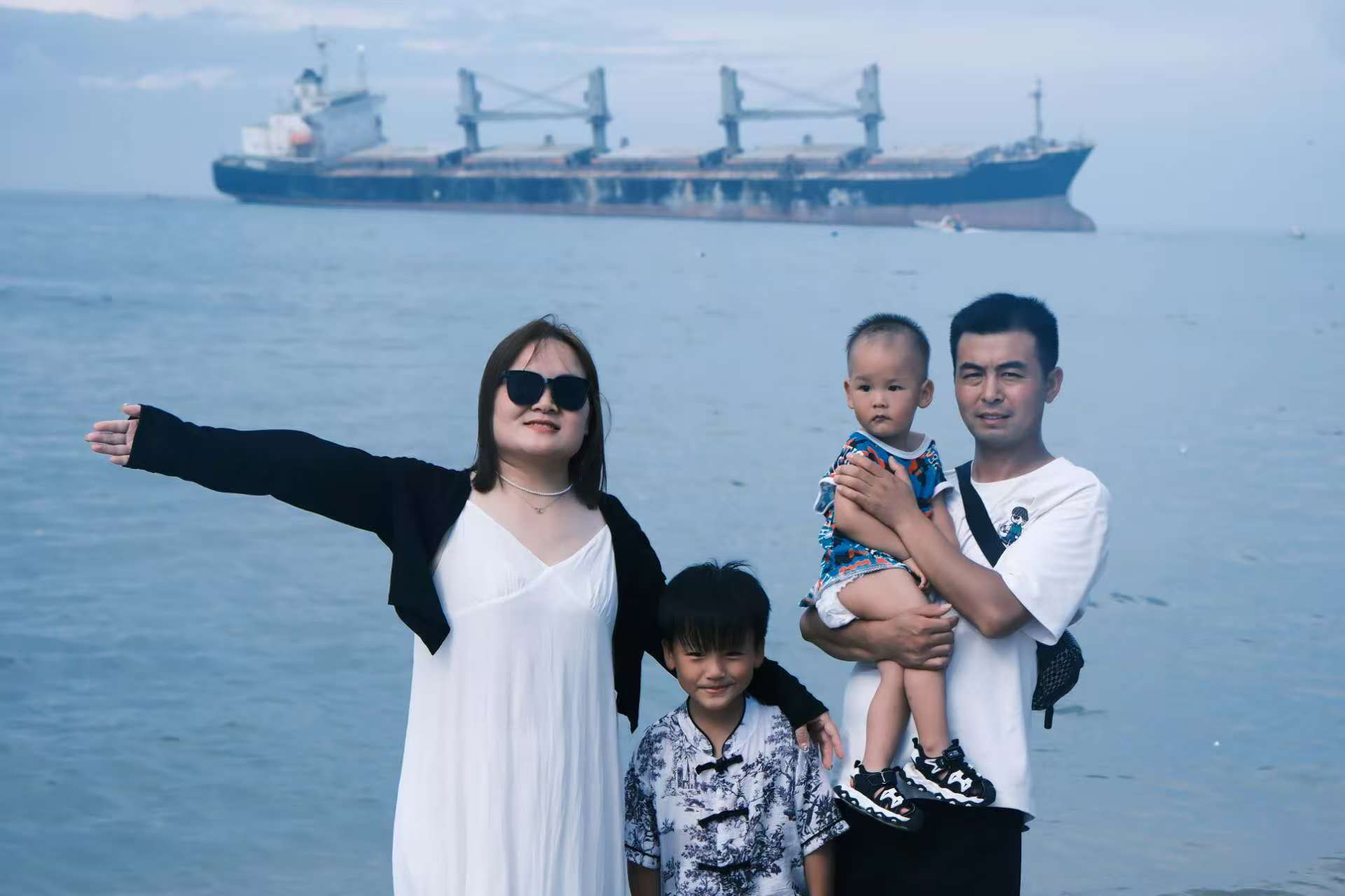 4019318679216557 6:张真家庭.jpg