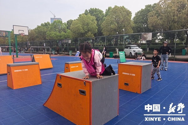 奔跑在新野花海!汉城这群超级娃真棒! 奔跑在新野花海!汉城这群超级娃真棒!