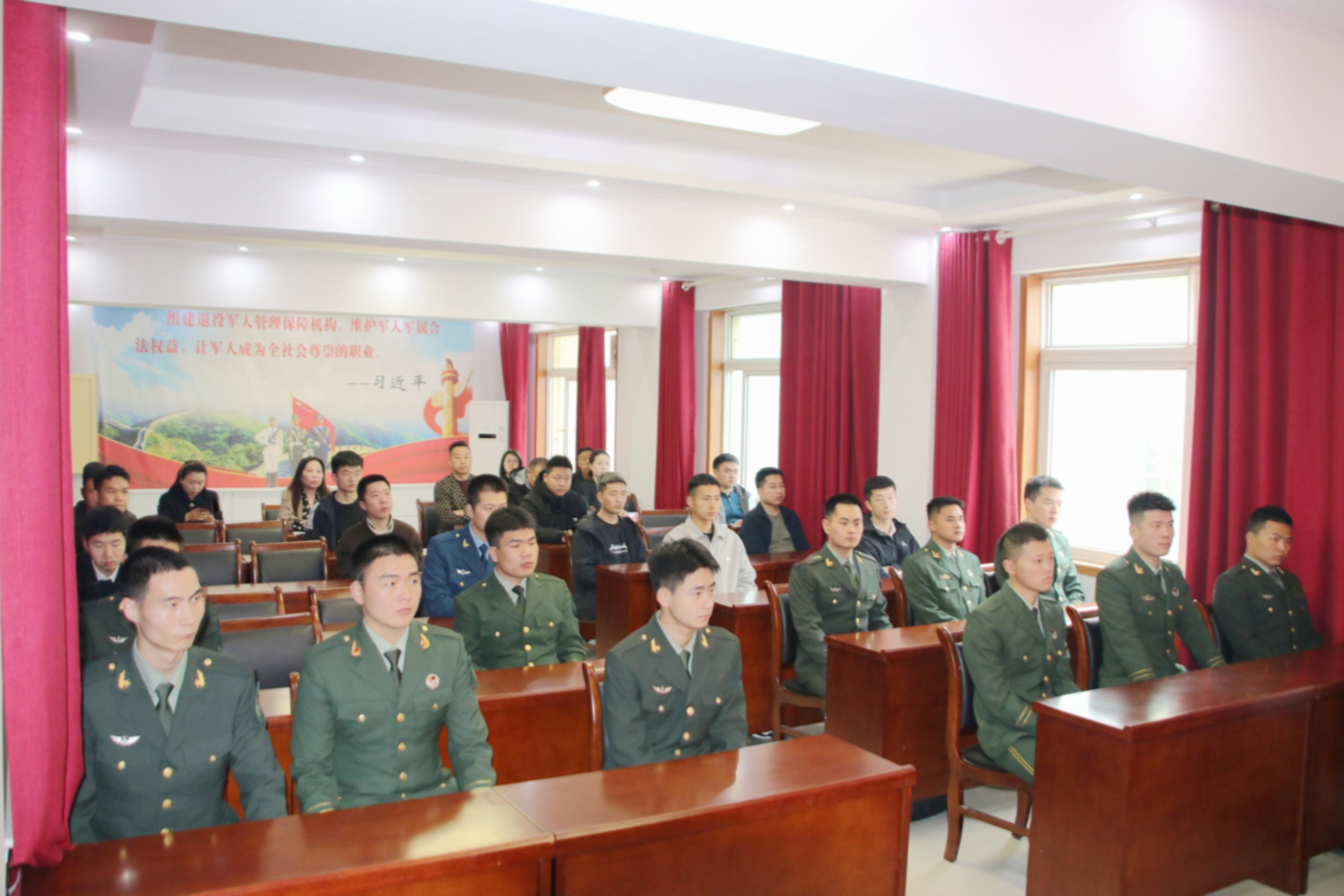 宛城区退役军人事务局:精心组织“返乡第一课” 赋能退役士兵扬帆新征程 宛城区退役军人事务局:精心组织“返乡第一课” 赋能退役士兵扬帆新征程