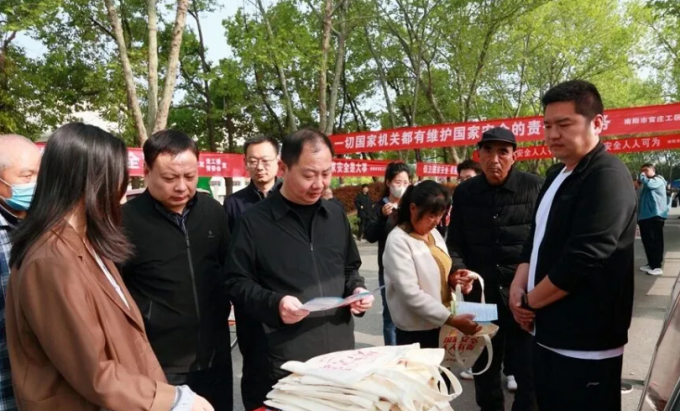 筑牢安全防线 护航“十五五”——官庄工区开展国家安全教育日活动