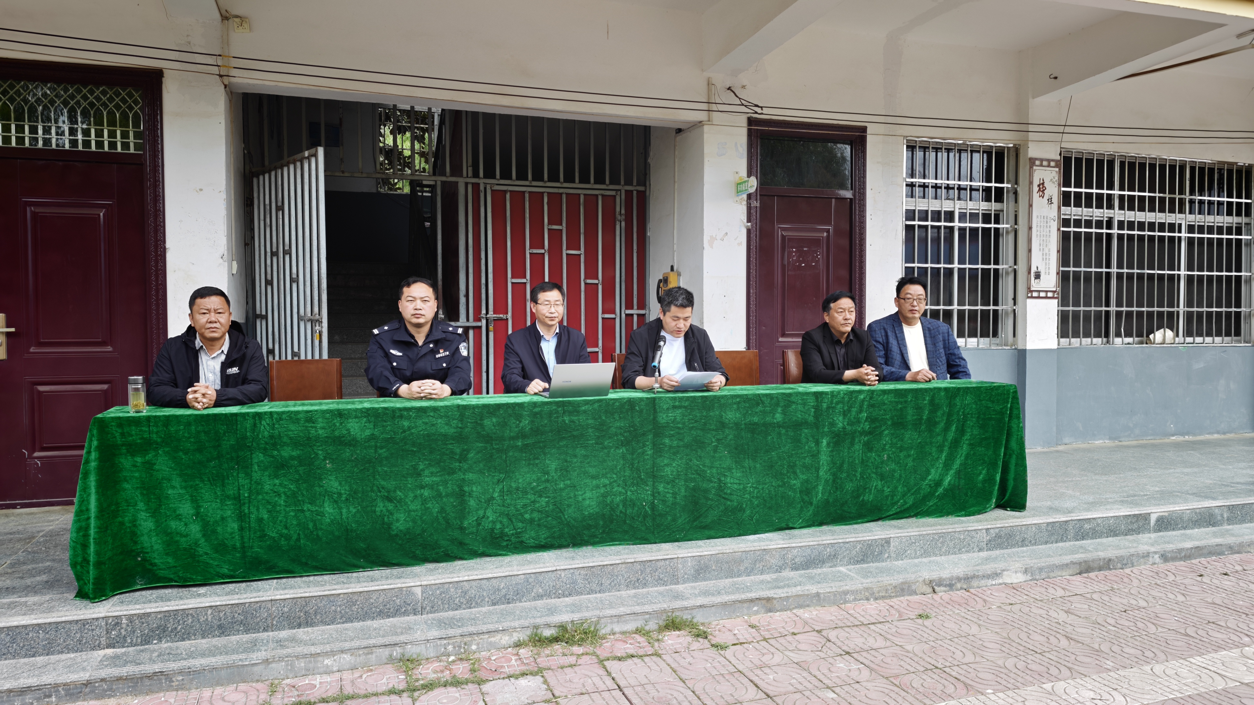 法治宣讲进校园 护航青春助成长  高丘镇多部门联合开展校园法治宣讲活动